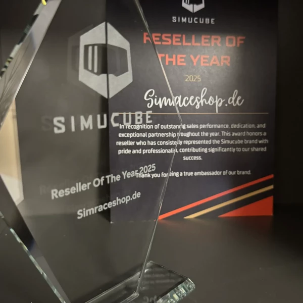 SimRaceShop.de is SIMUCUBE Reseller of the Year 2025 - SIMUCUBE Reseller of the year Award für SimRaceShop.de