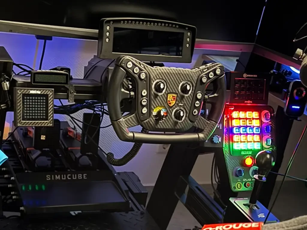 Simracing Zubehör komplett eingerichtet