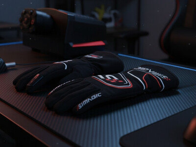 ein Paar Simagic SimRacing Handschuhe auf Tisch