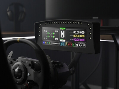 großes SimRacing Dashboard an Lenkrad