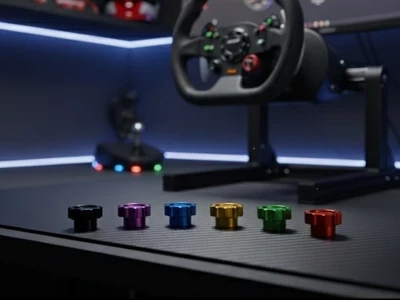 Knöpfe als Teil von SimRacing Zubehör auf Tisch