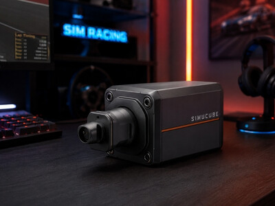 Simucube steht auf Tisch