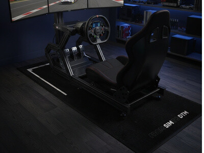 SimRacing Teppich mit Logo in Gaming Raum