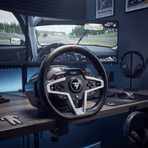 Thrustmaster steht auf einem Tisch